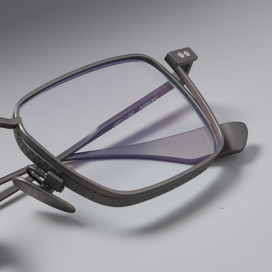 Taren Gunmetal close-up 3