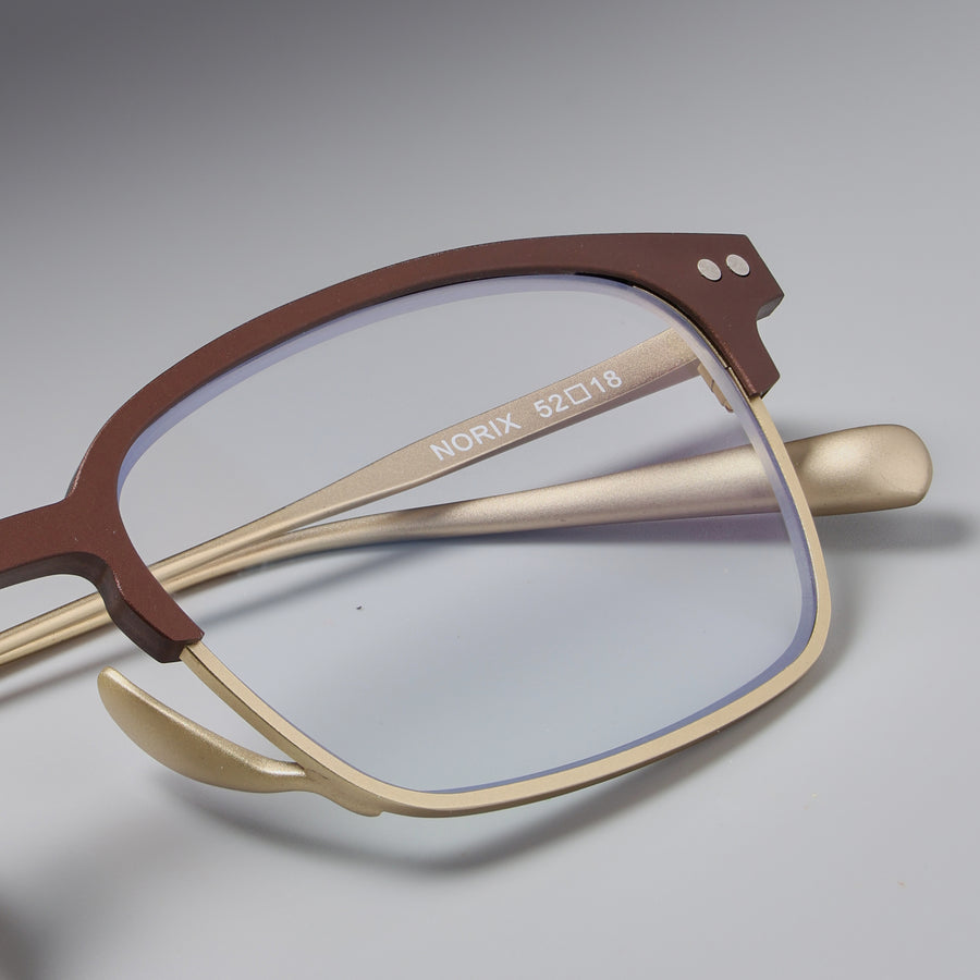 Norix Gold close-up 3