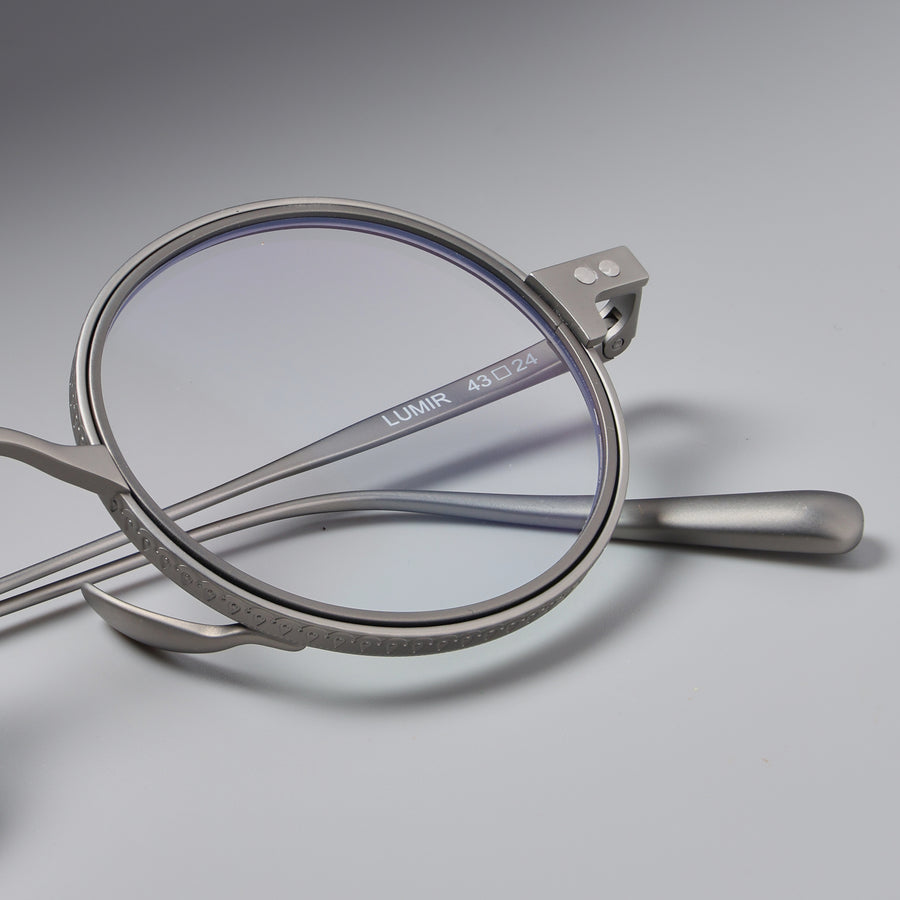 Lumir Silver close-up 3