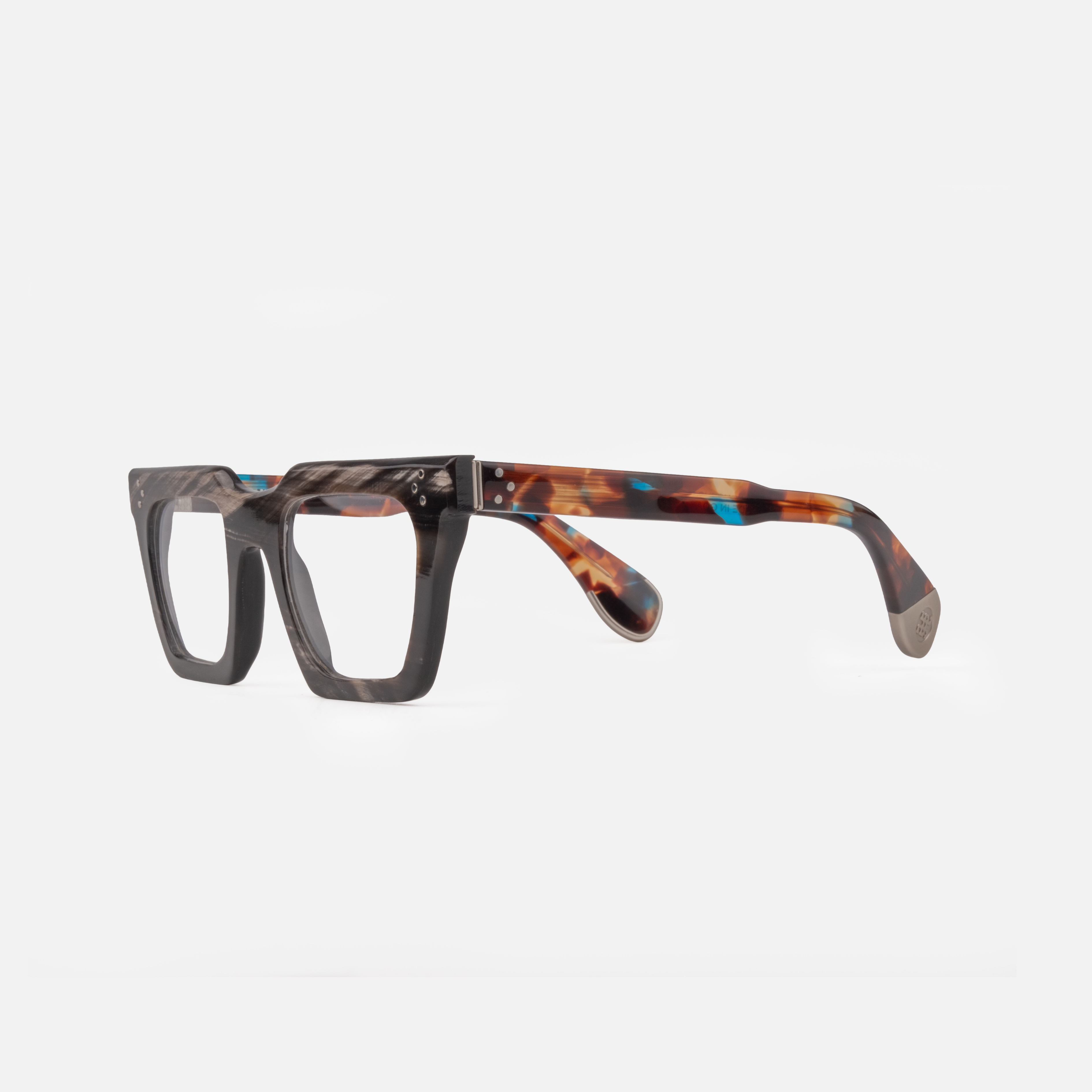 Starke Black White Horn C4