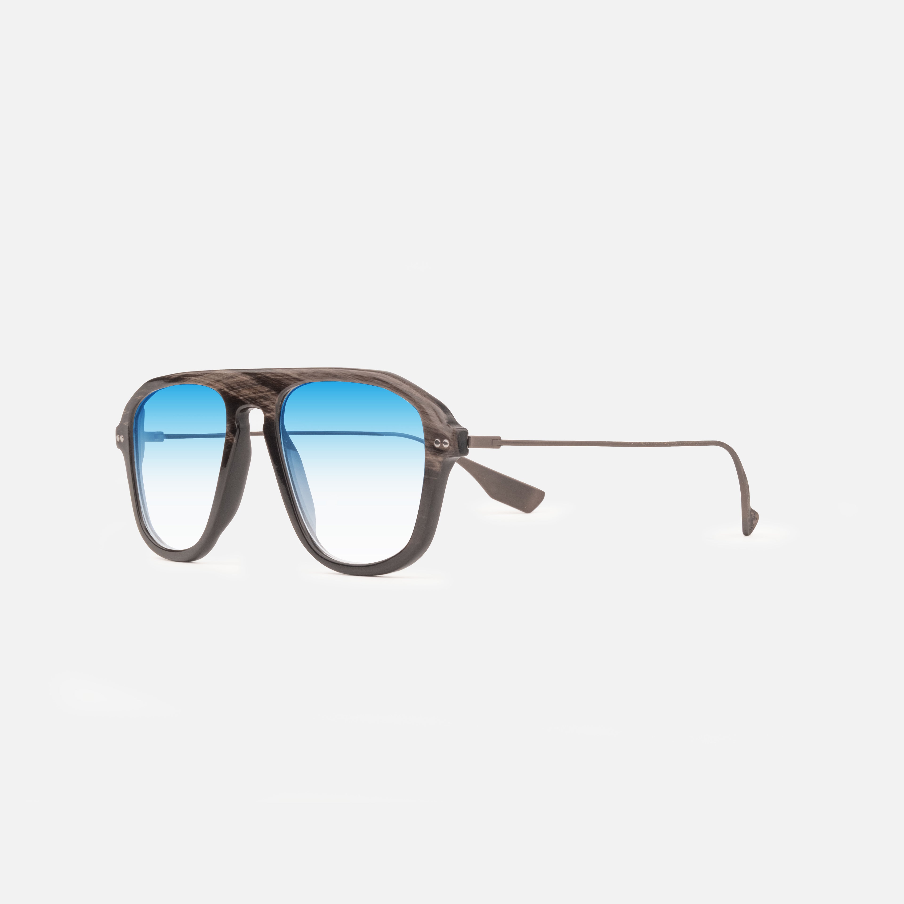 Akhal Black White Horn & Silver