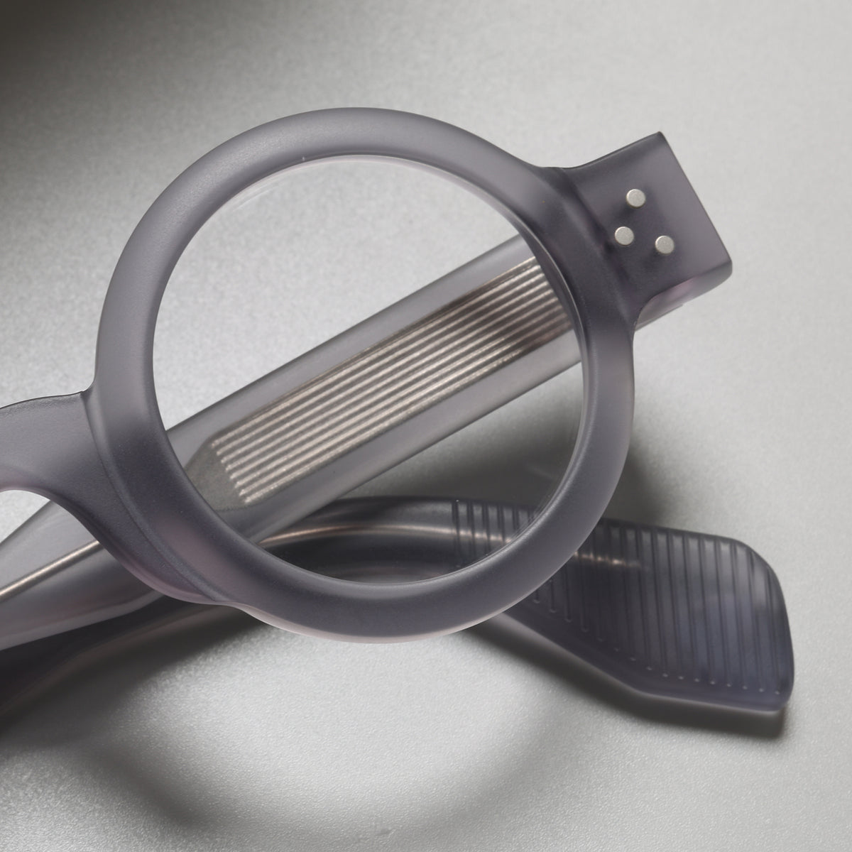 Zweig Gray close-up 1