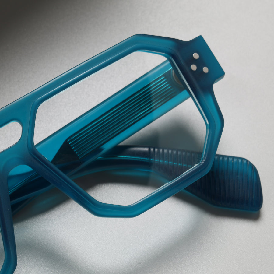 Rebel Teal close-up 3