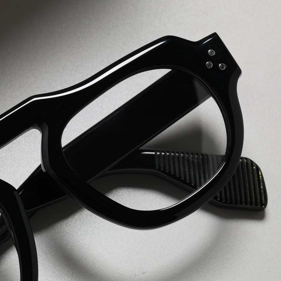 Plymouth Black close-up 3