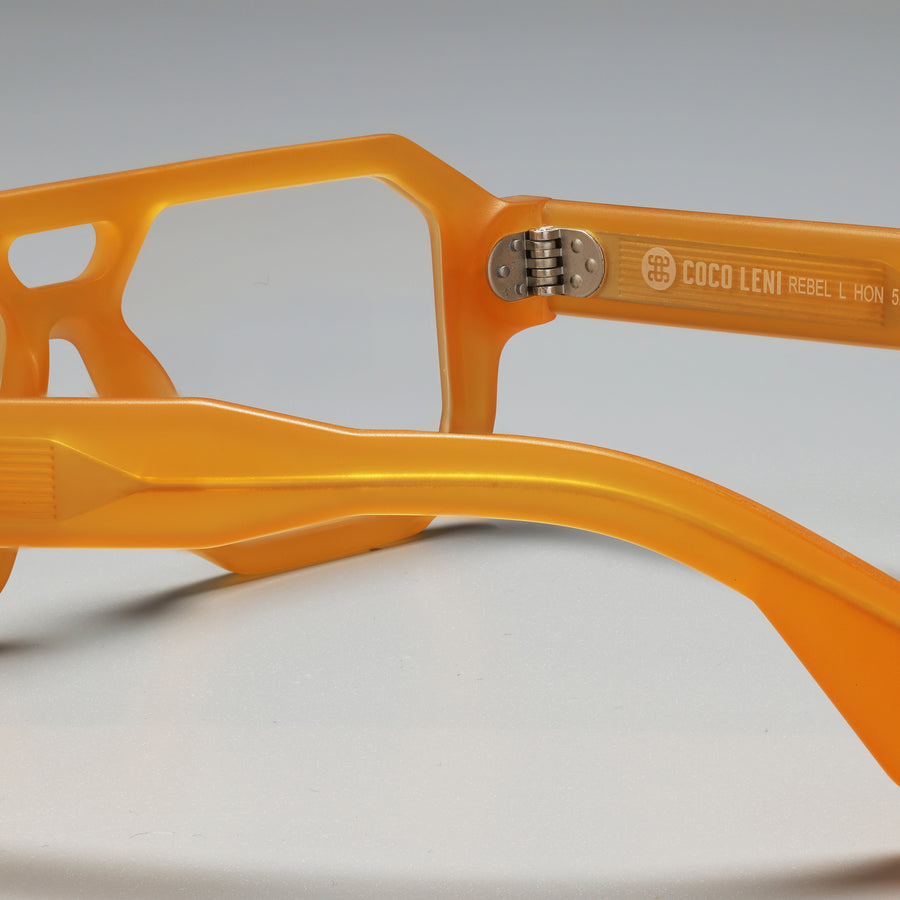 Rebel Honey close-up 2