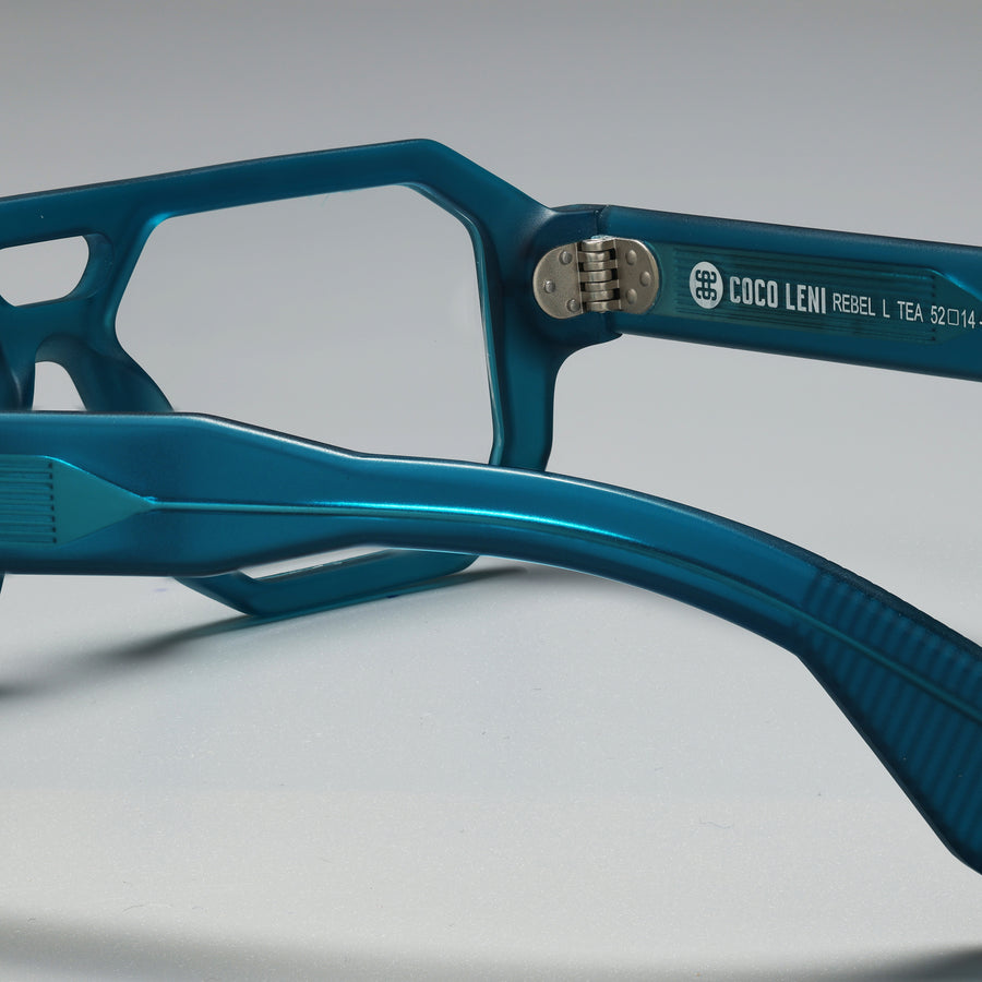 Rebel Teal close-up 2