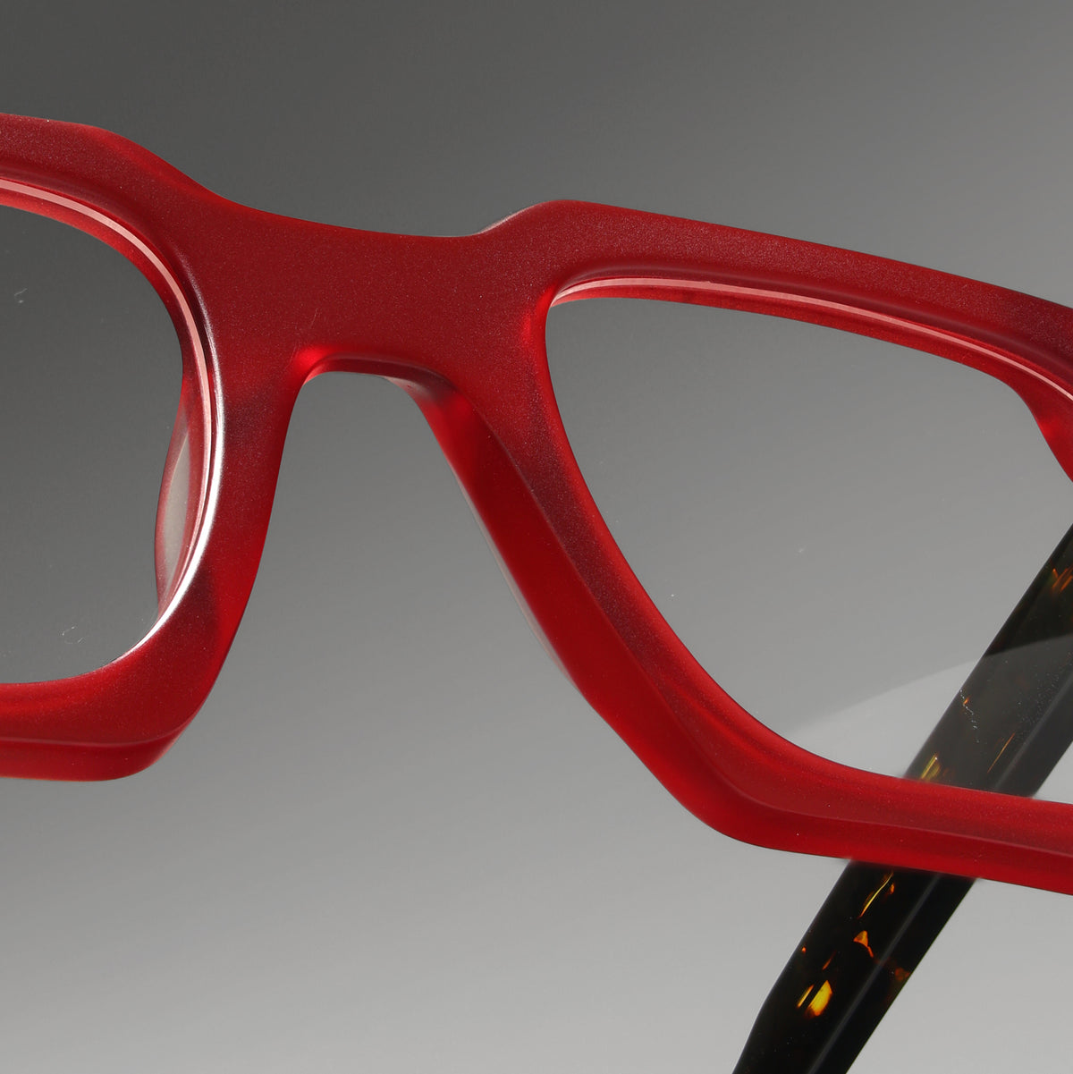 Starke Red Structura close-up 1