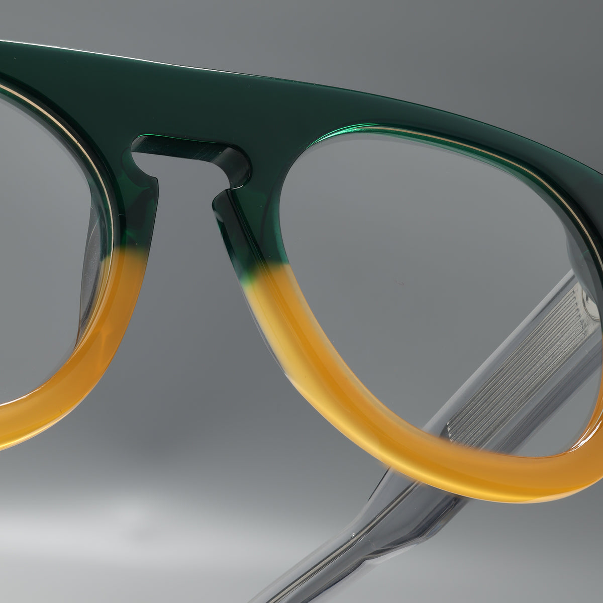 Glockner Emerald green-Honey Gray close-up 1