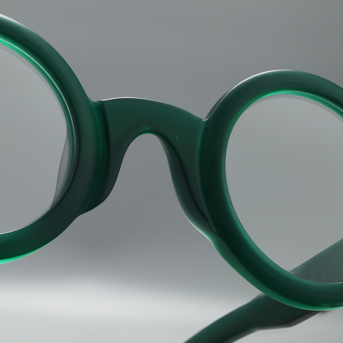 Zweig Emerald Green close-up 1