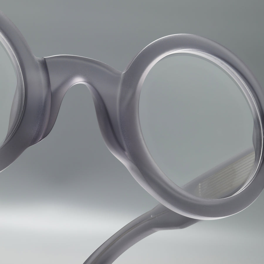 Zweig Gray close-up 3