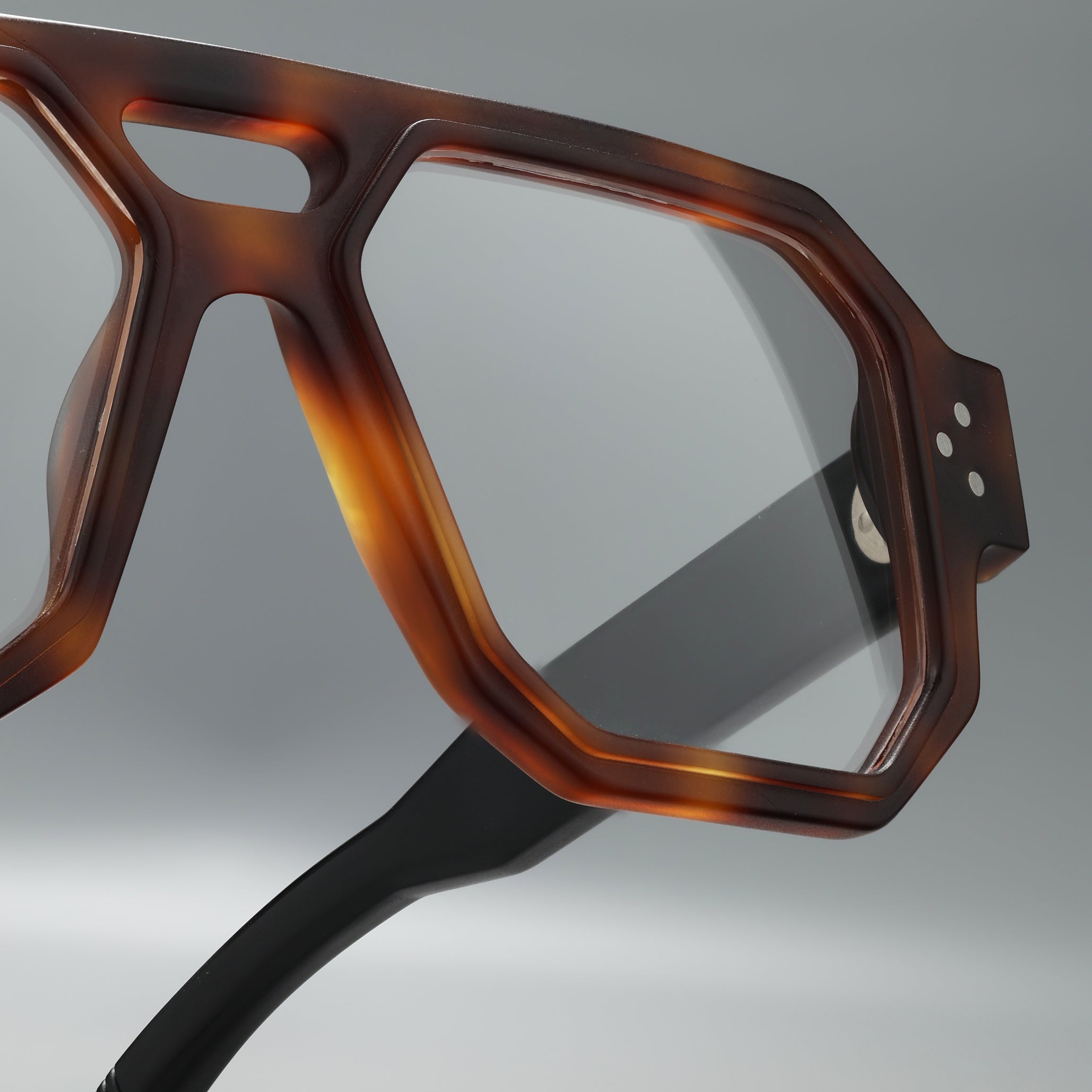 Rebel Tortoise Black