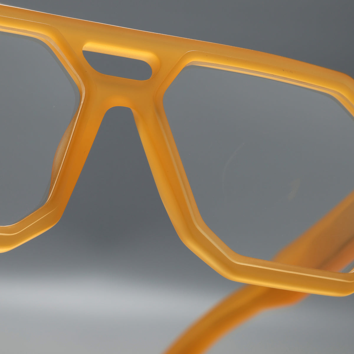 Rebel Honey close-up 1