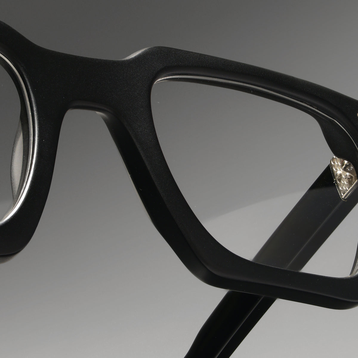 Starke Black Structura close-up 1