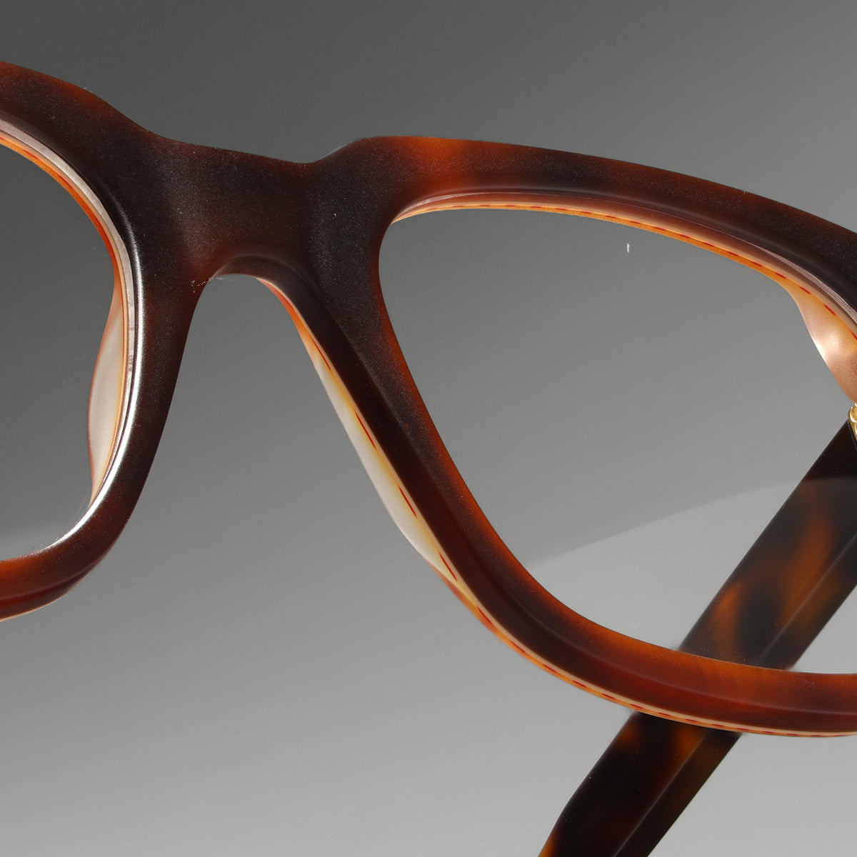 Marken Tortoise Lam Structura close-up 1